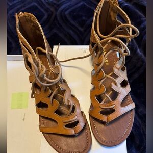 Barely worn women Rampage sandals